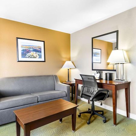 Best Western California City Inn & Suites Buitenkant foto