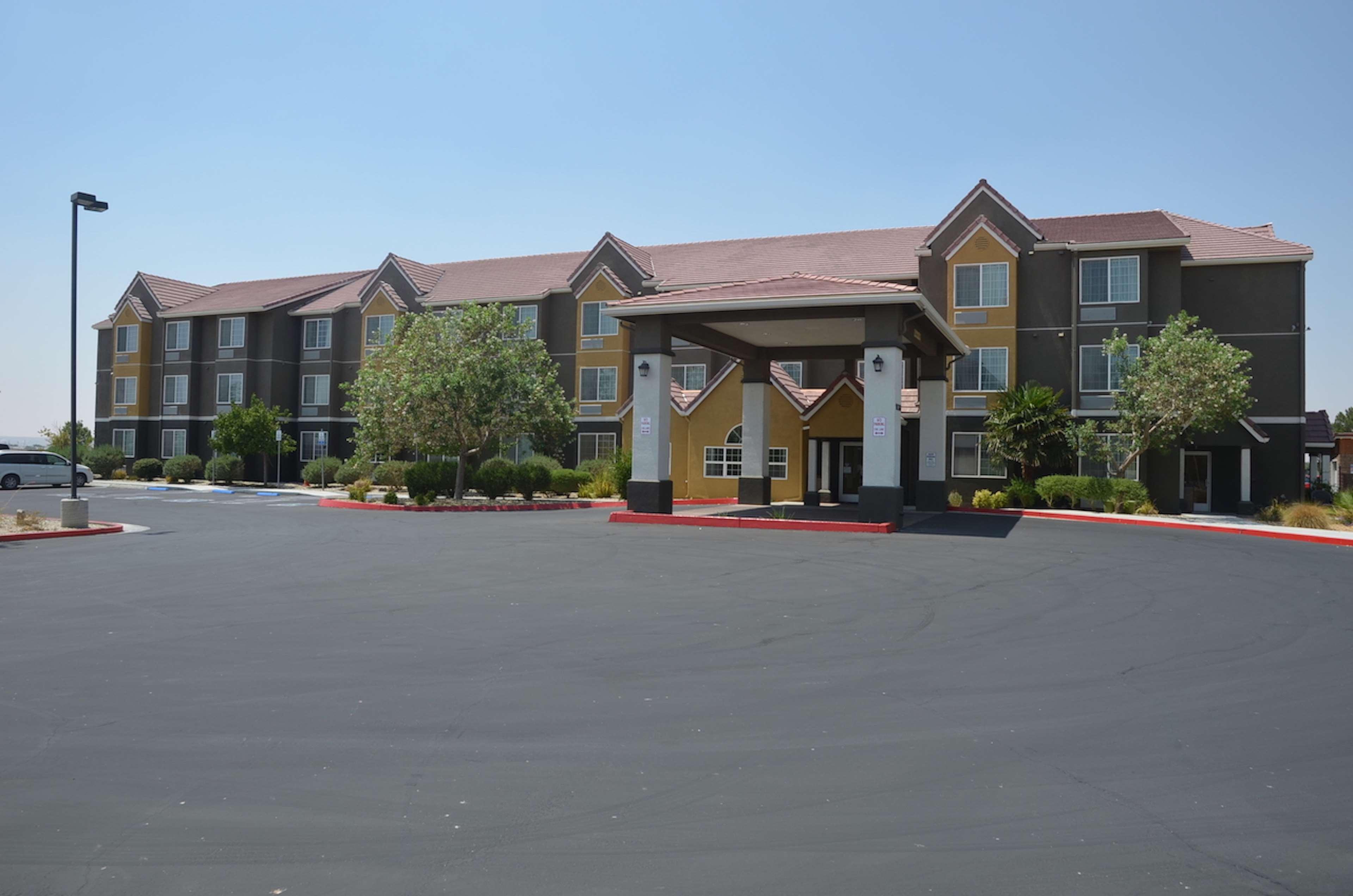 Best Western California City Inn & Suites Buitenkant foto