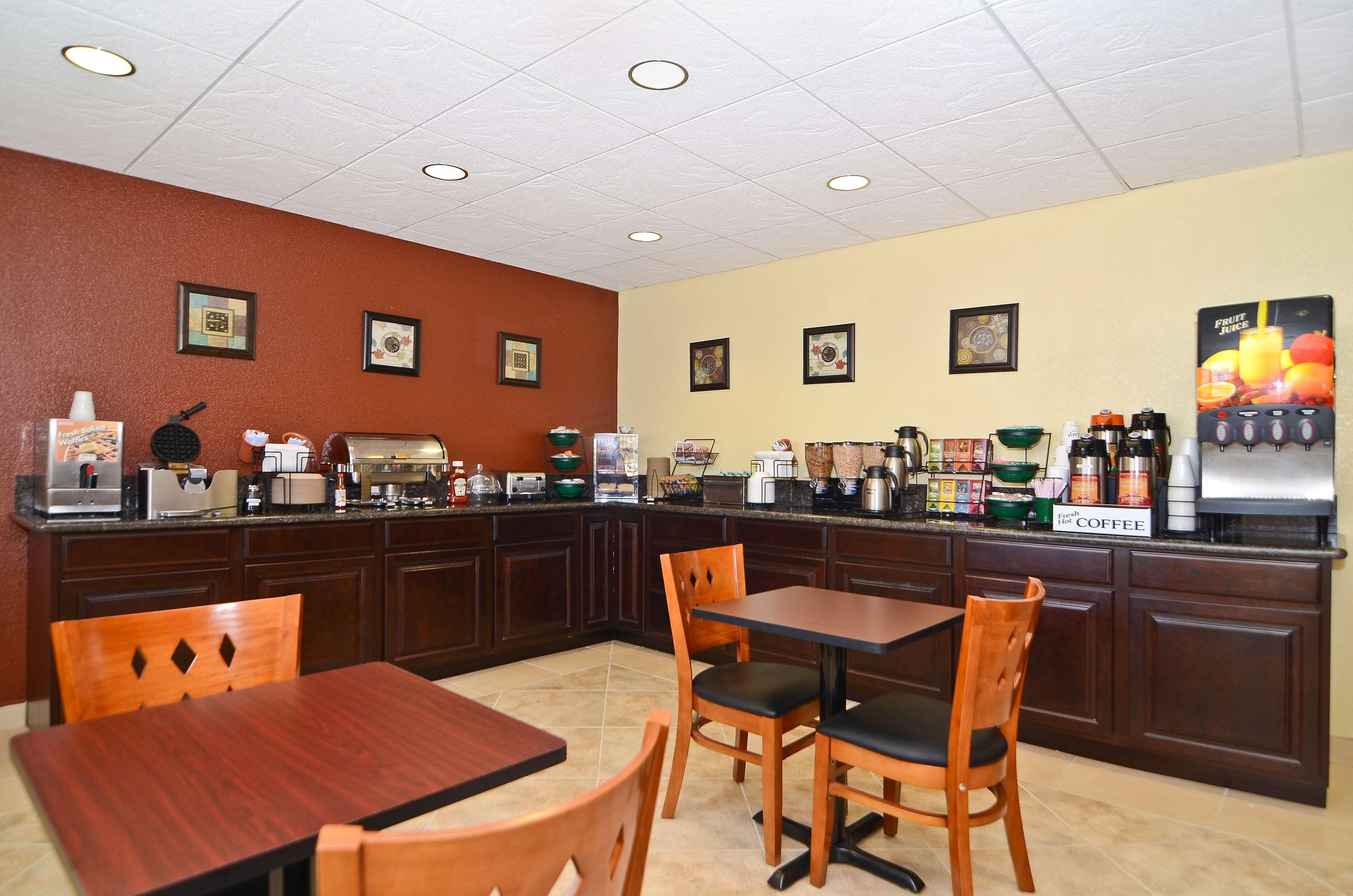 Best Western California City Inn & Suites Buitenkant foto