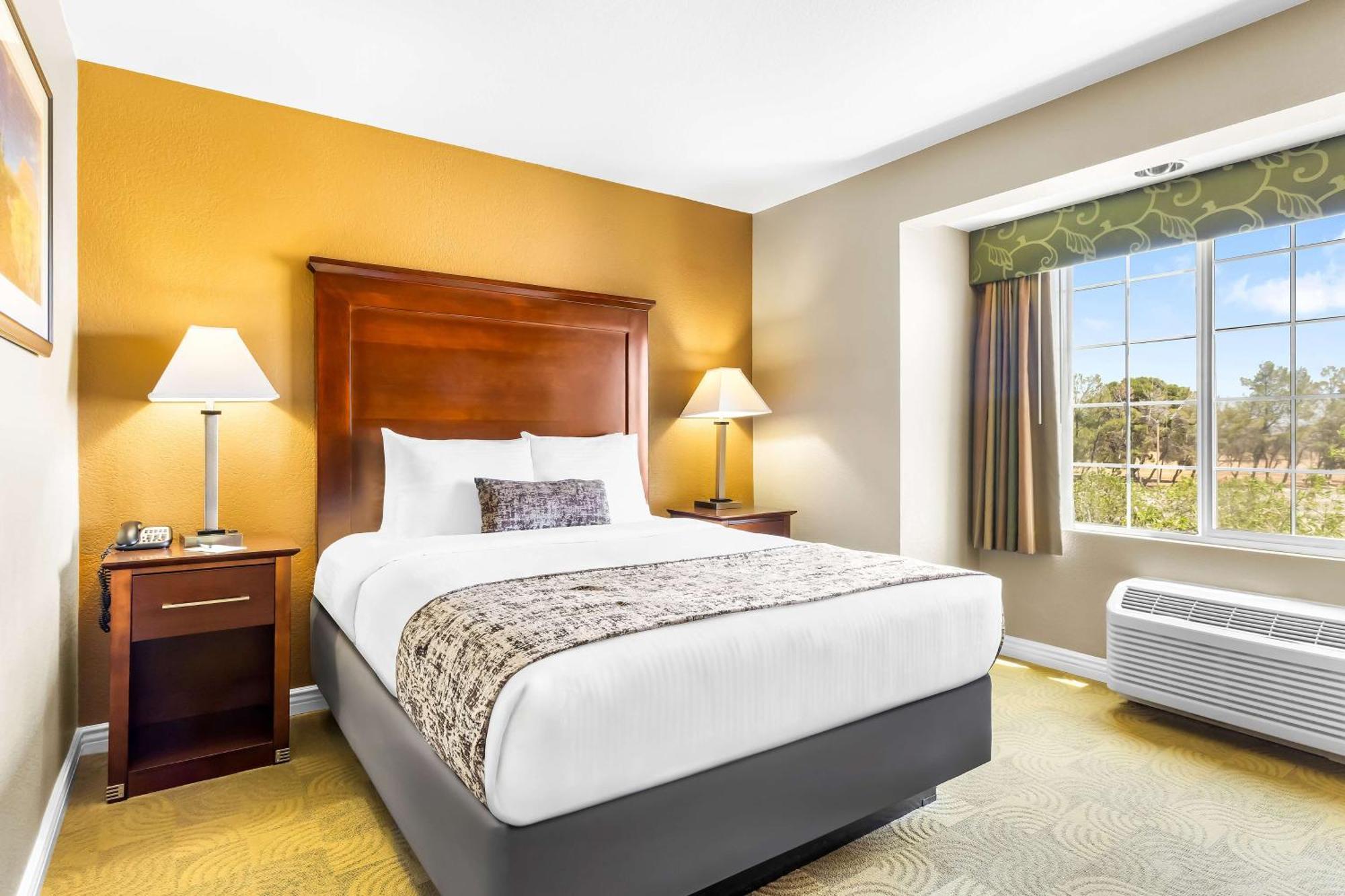 Best Western California City Inn & Suites Buitenkant foto