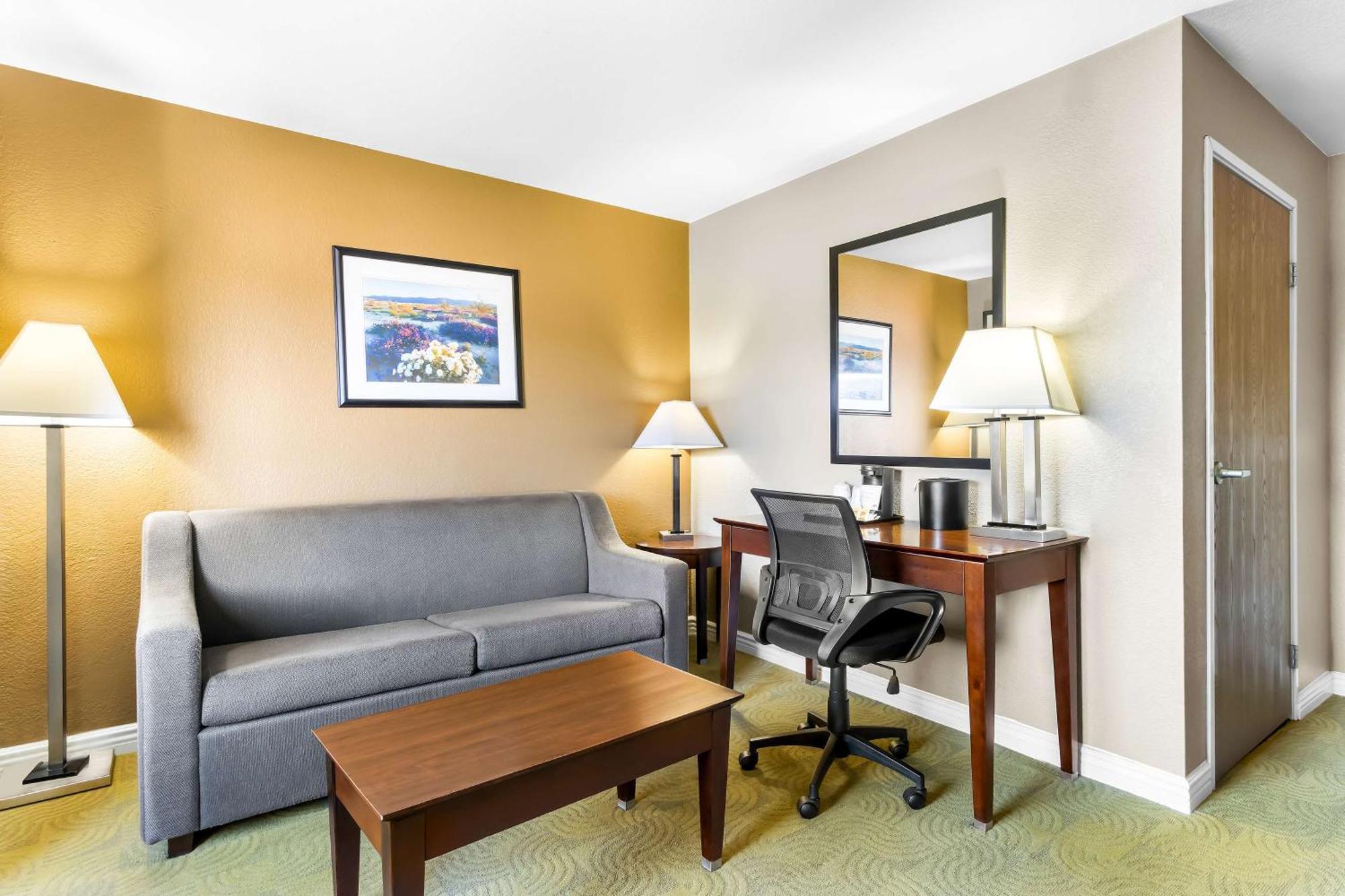 Best Western California City Inn & Suites Buitenkant foto