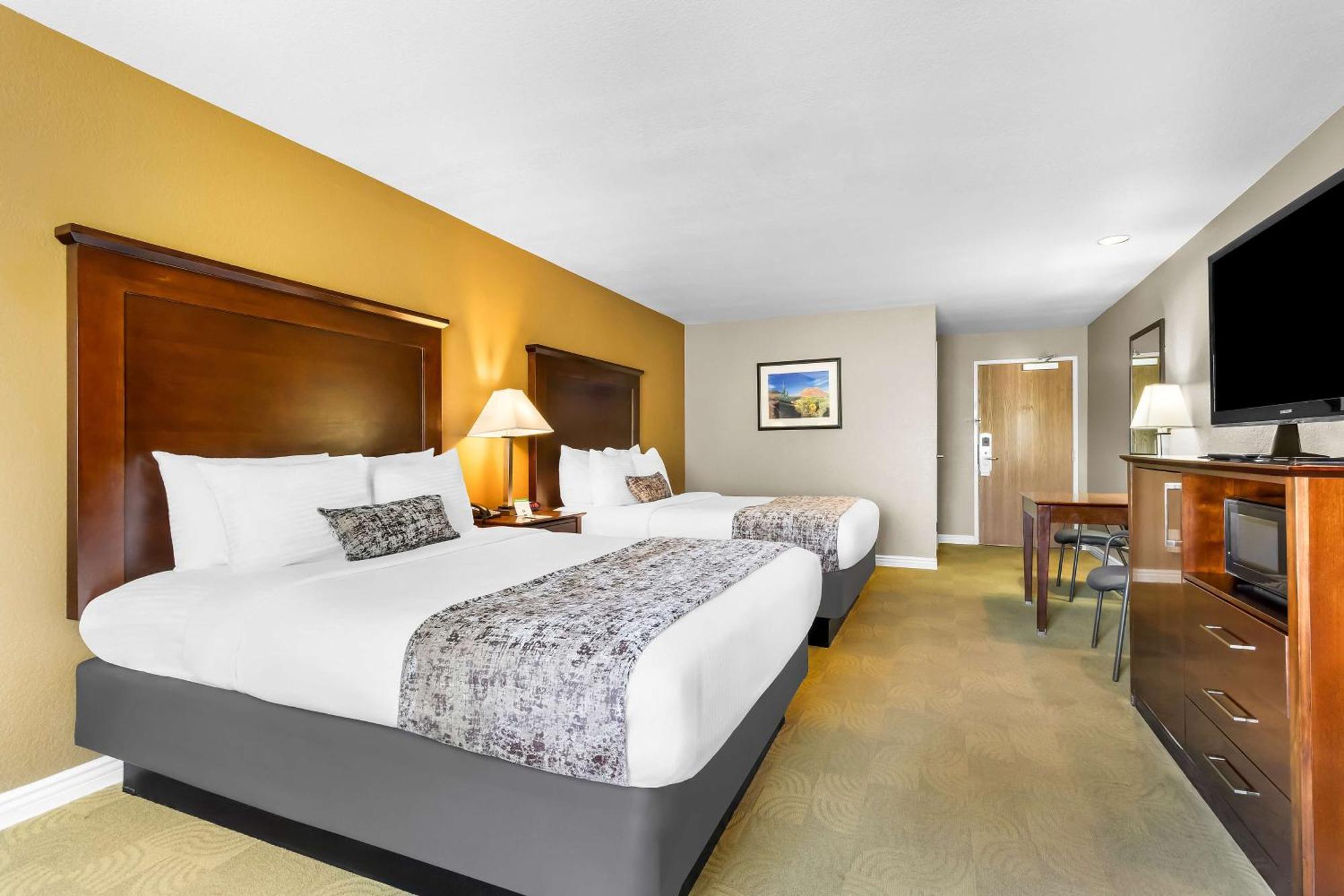 Best Western California City Inn & Suites Buitenkant foto