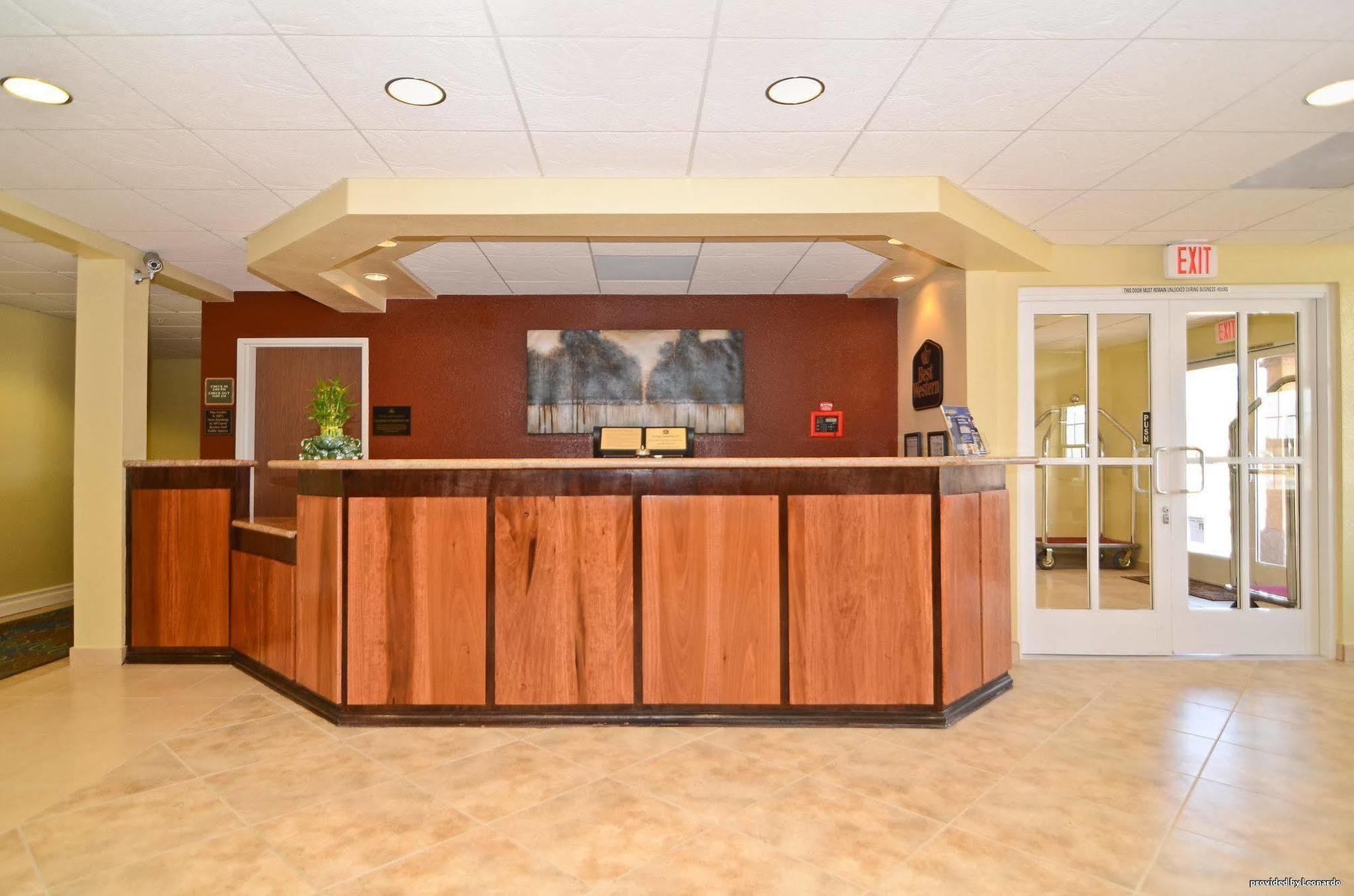 Best Western California City Inn & Suites Buitenkant foto